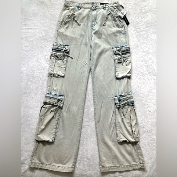 BLANK NYC Franklin Rib Cage Light Blue Jeans with Oversized Cargo Pockets--28 - Picture 7 of 15